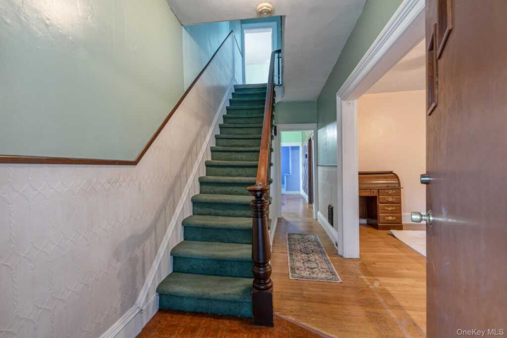 144 Henry Street, Kingston, NY 12401 - Photo 5 of 37