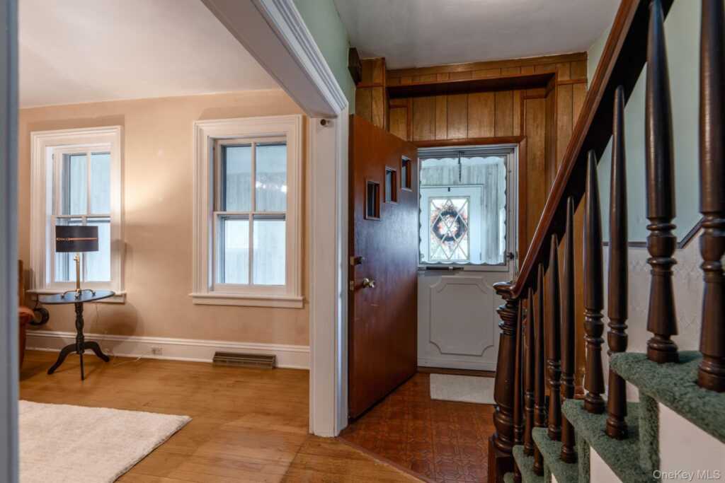 144 Henry Street, Kingston, NY 12401 - Photo 6 of 37