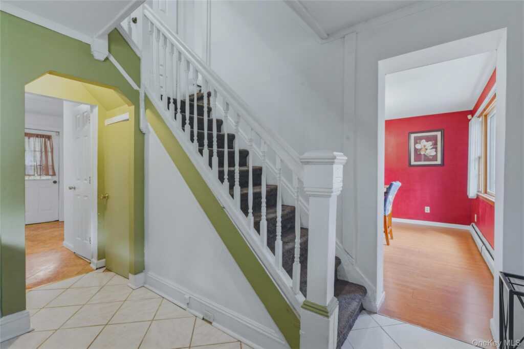 335 Lucas Avenue, Kingston, NY 12401 - Photo 3 of 26
