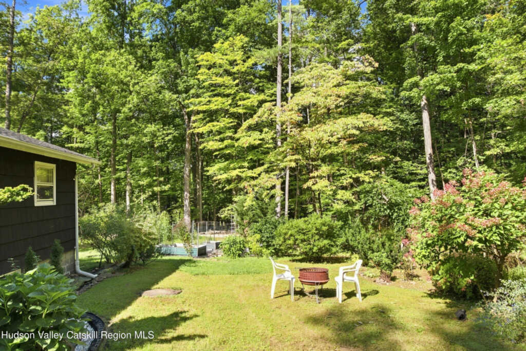 37 Country Club Lane, Woodstock, NY 12498 - Photo 5 of 30