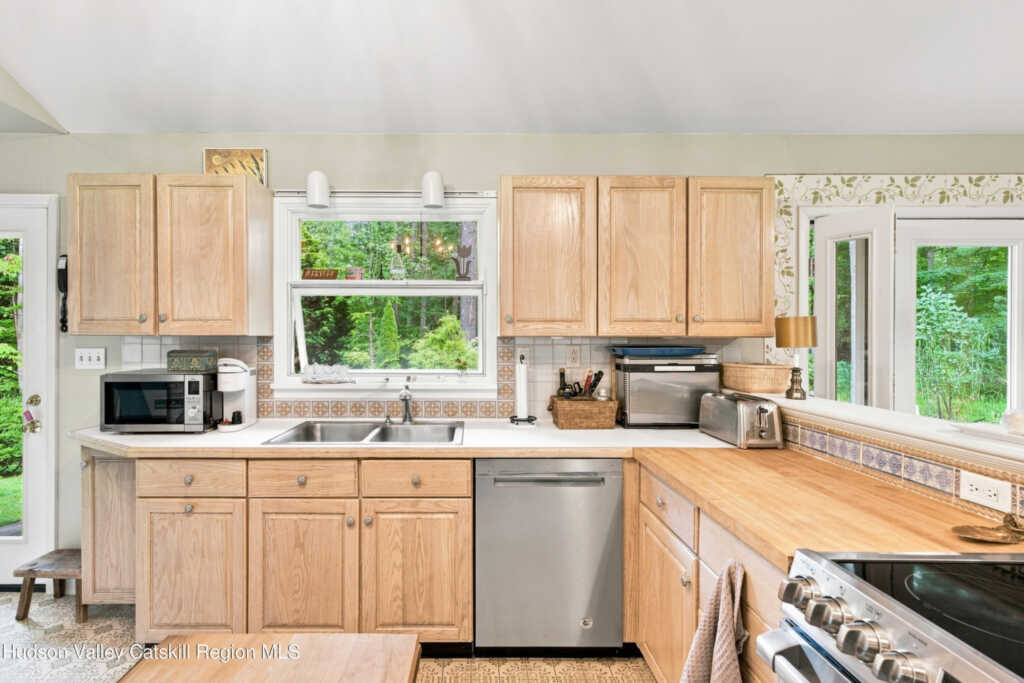 37 Country Club Lane, Woodstock, NY 12498 - Photo 7 of 30