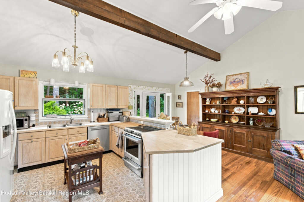 37 Country Club Lane, Woodstock, NY 12498 - Photo 9 of 30