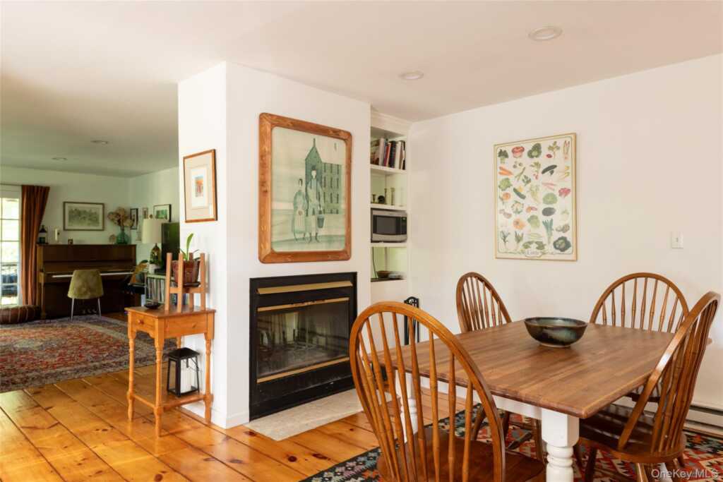 303 Sepasco Lake Drive, Rhinebeck, NY 12572 - Photo 9 of 32