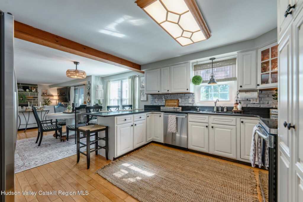 14 Kerry Lane, Kingston, NY 12401 - Photo 5 of 50