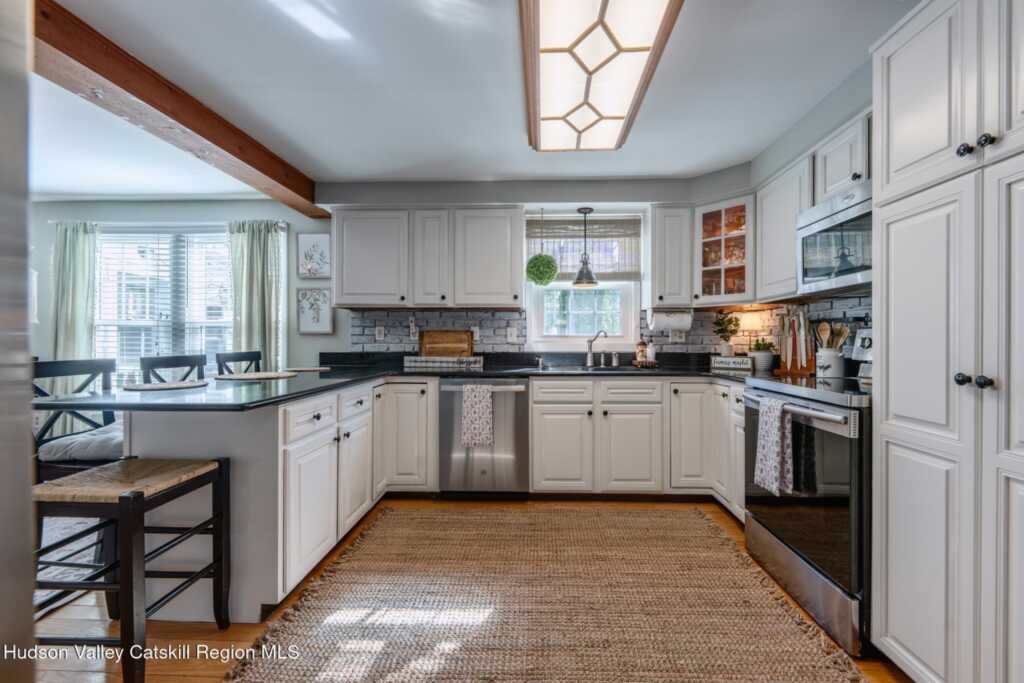 14 Kerry Lane, Kingston, NY 12401 - Photo 6 of 50