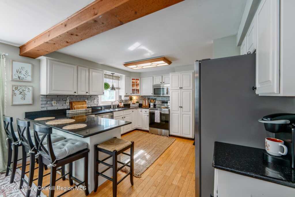 14 Kerry Lane, Kingston, NY 12401 - Photo 7 of 50