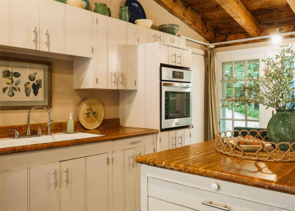 190 Lewis Hollow Road, Woodstock, NY 12498 - Photo 17 of 48
