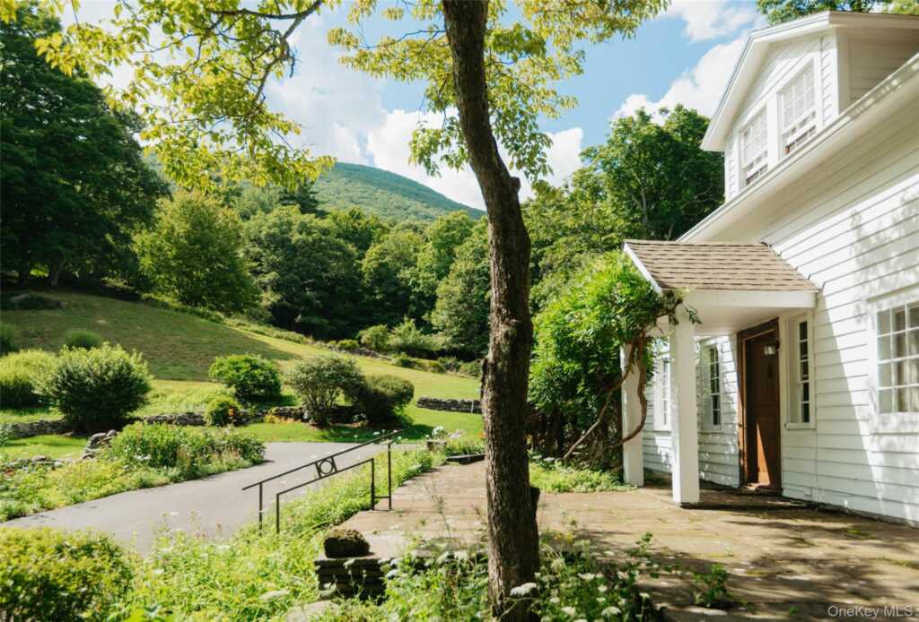 190 Lewis Hollow Road, Woodstock, NY 12498 - Photo 4 of 48
