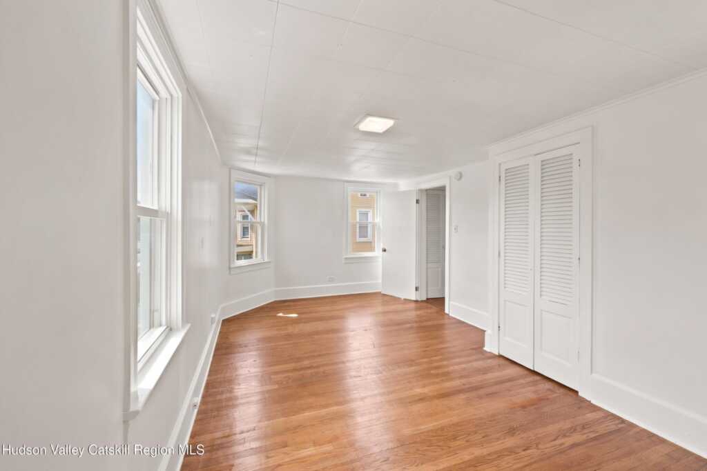 407 Albany Avenue, Kingston, NY 12401 - Photo 19 of 44