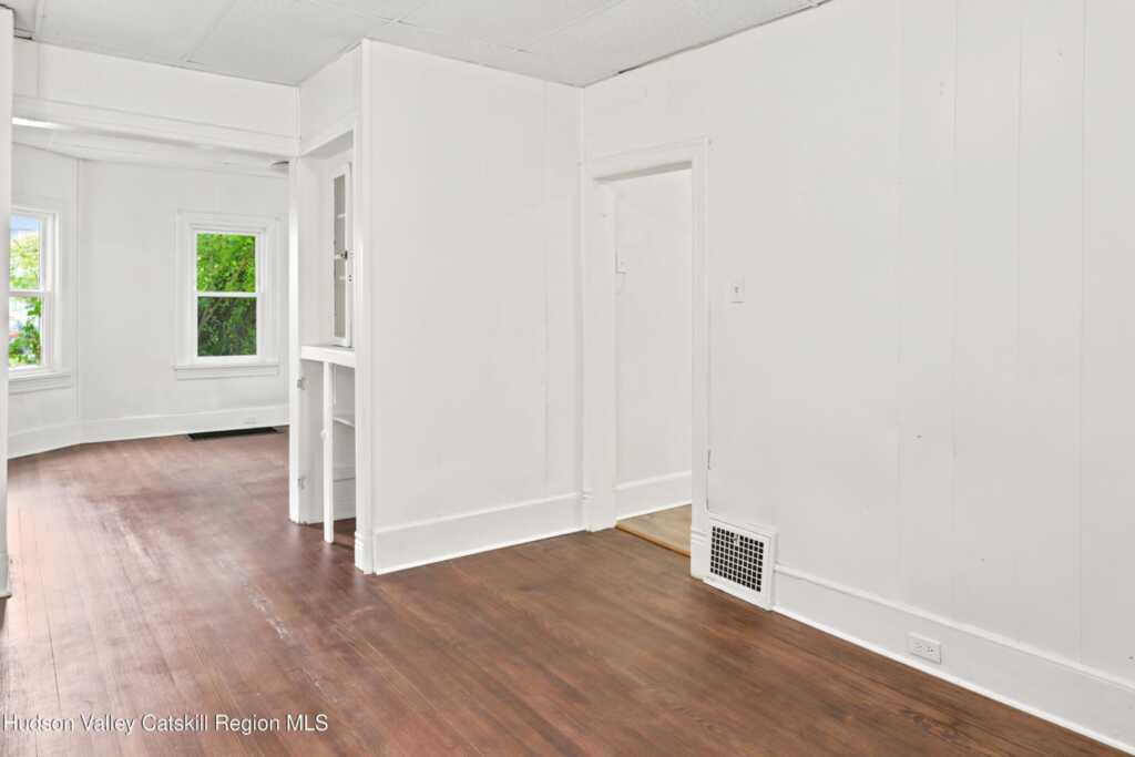 407 Albany Avenue, Kingston, NY 12401 - Photo 29 of 44