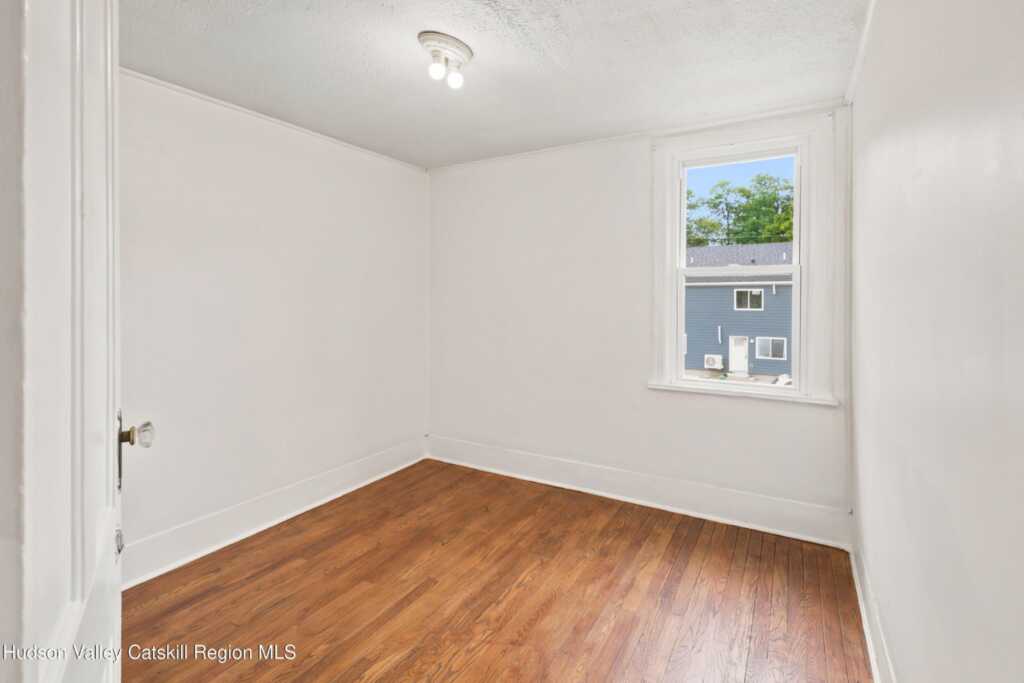 407 Albany Avenue, Kingston, NY 12401 - Photo 37 of 44
