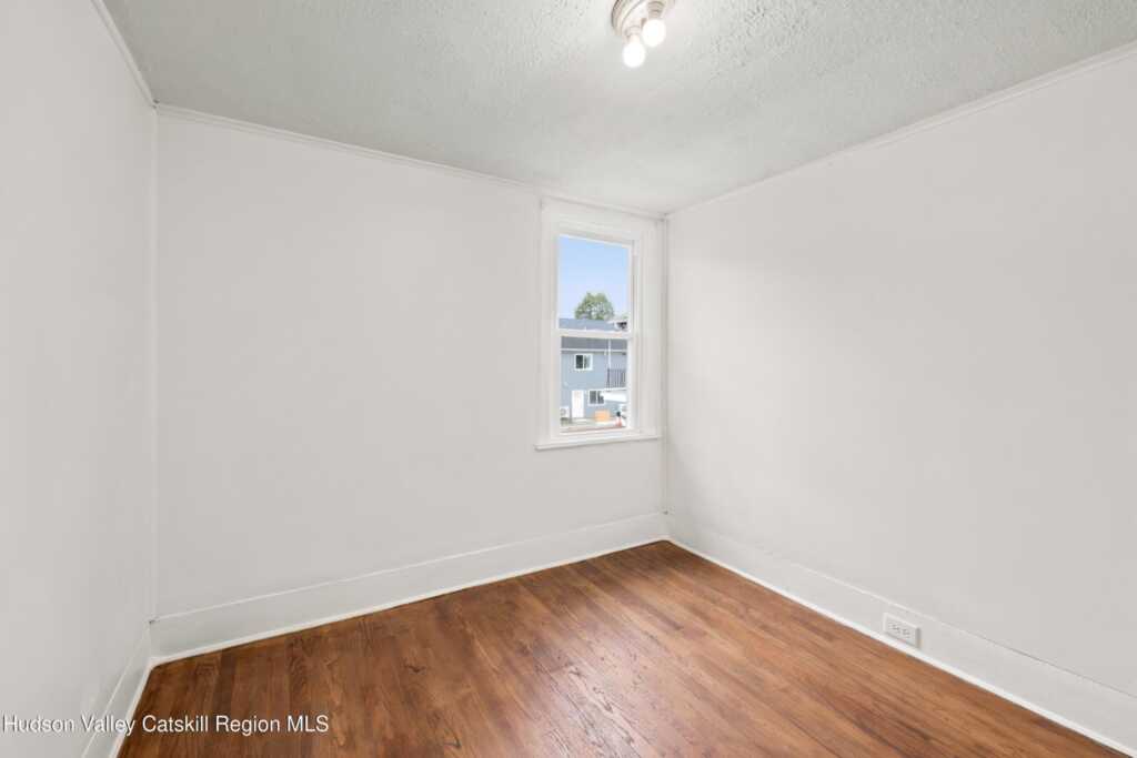 407 Albany Avenue, Kingston, NY 12401 - Photo 38 of 44