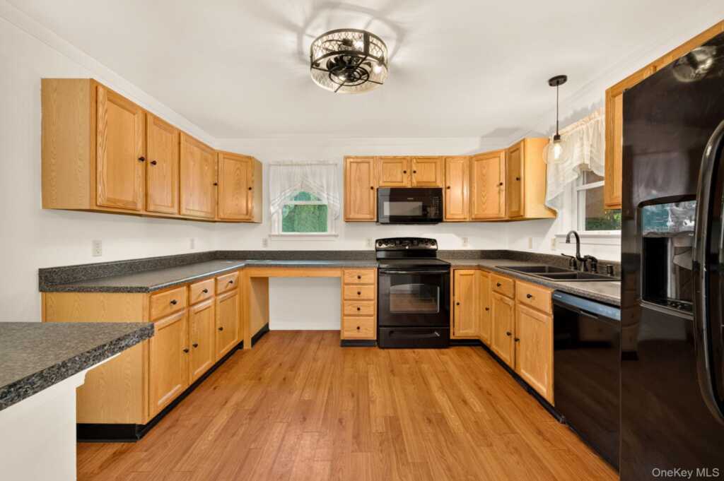 3 Josephs Drive, Saugerties, NY 12477 - Photo 14 of 48