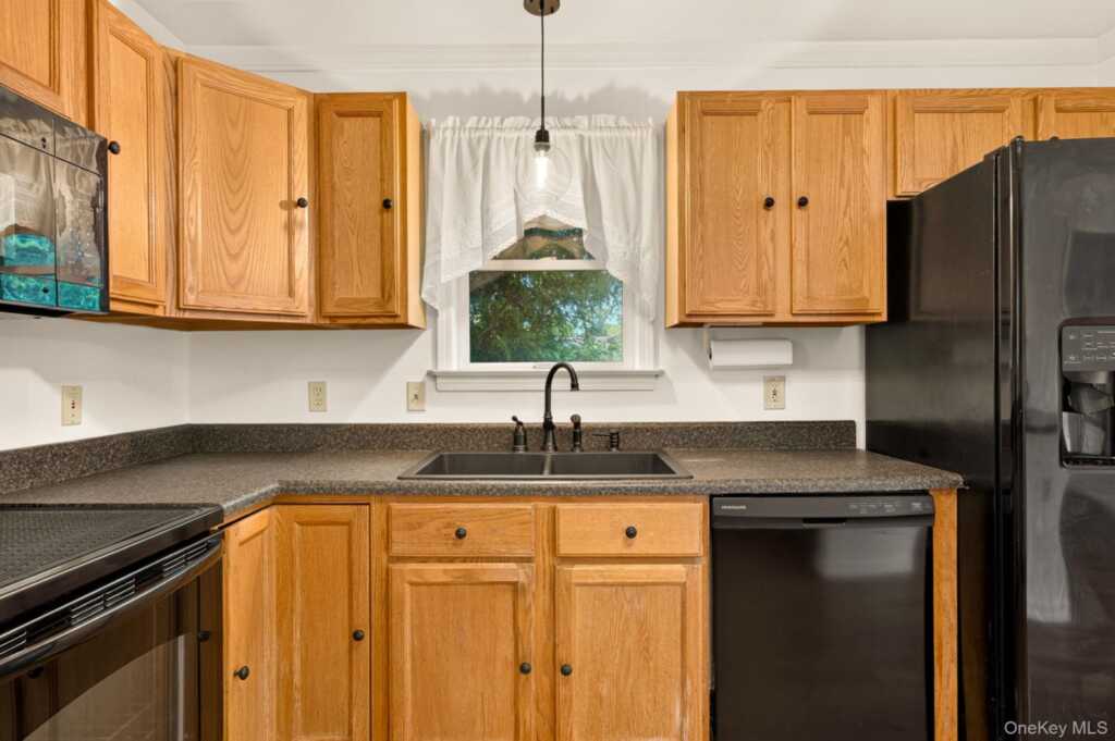 3 Josephs Drive, Saugerties, NY 12477 - Photo 15 of 48