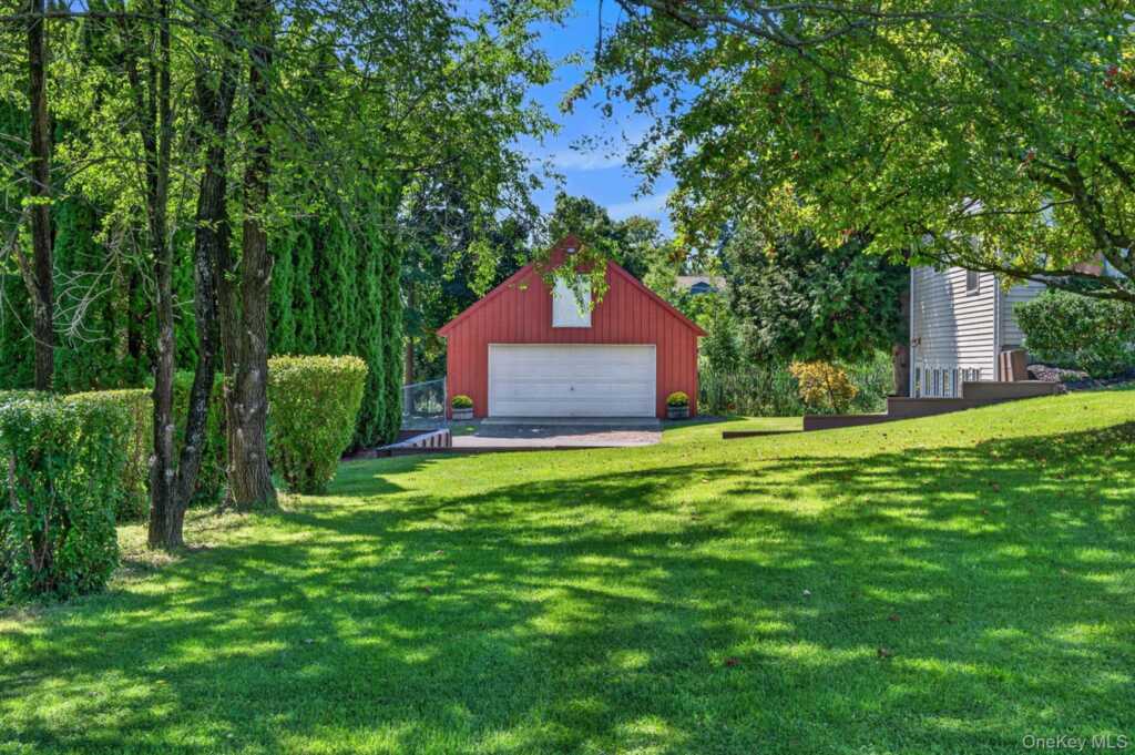 3 Josephs Drive, Saugerties, NY 12477 - Photo 8 of 48
