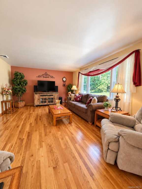 17 Rose Avenue, Rosendale, NY 12486 - Photo 4 of 50