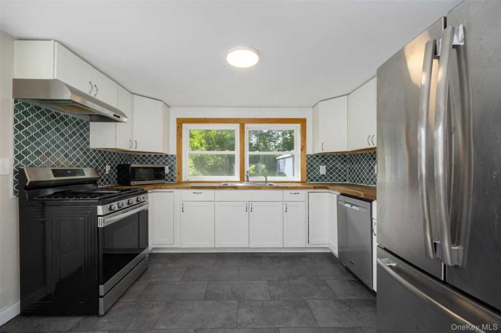 4 Stoley Lane, Saugerties, NY 12477 - Photo 9 of 26