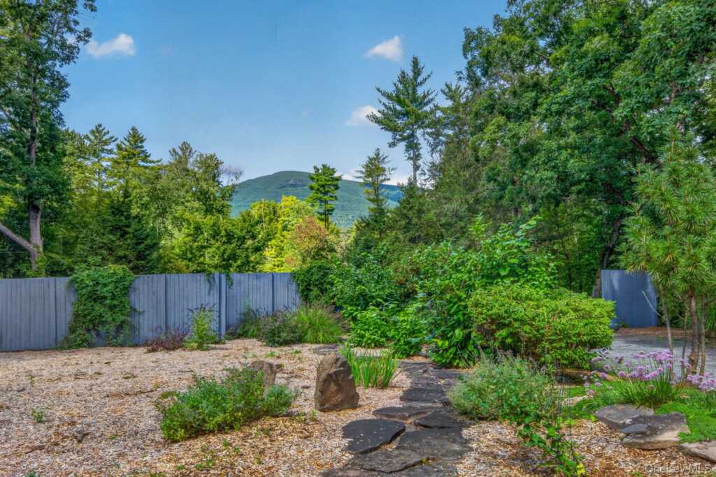 25 Terra Road, Saugerties, NY 12477 - Photo 2 of 29