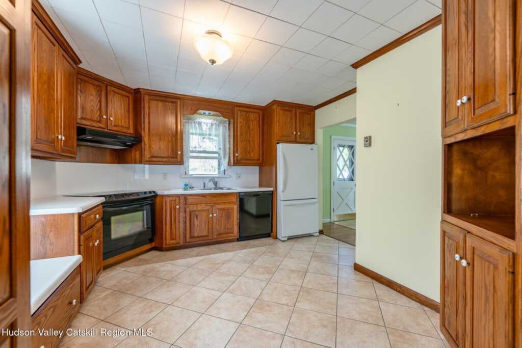 125 Ulster Avenue, Saugerties, NY 12477 - Photo 14 of 42