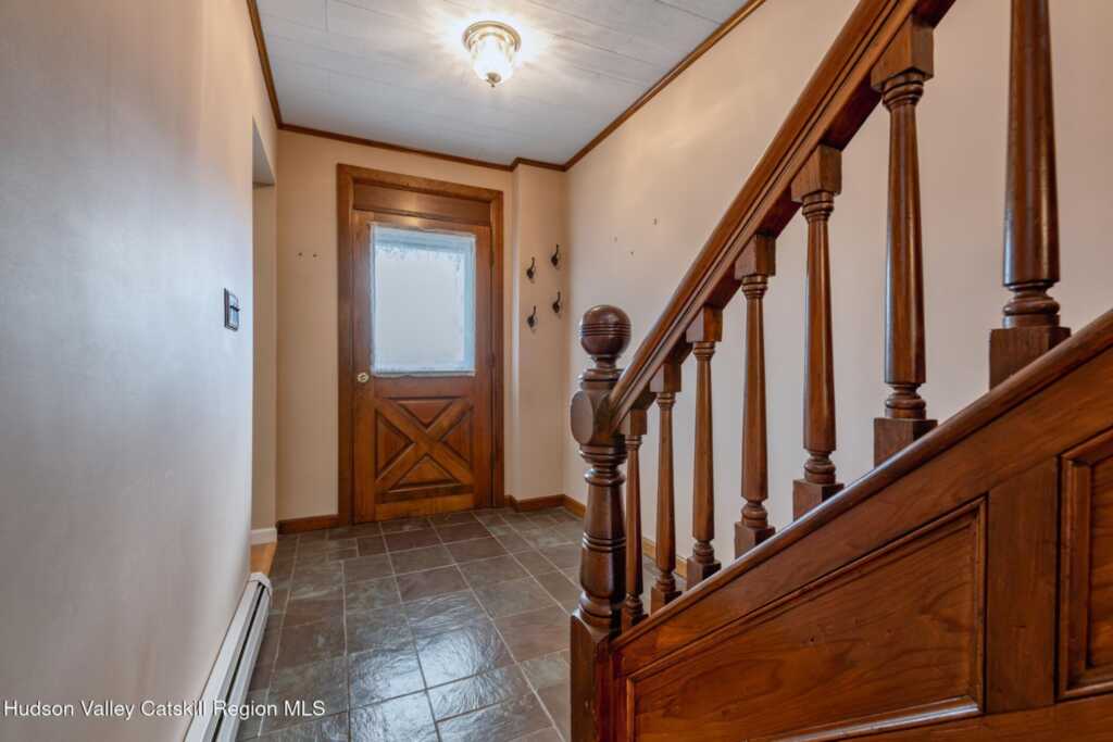 125 Ulster Avenue, Saugerties, NY 12477 - Photo 6 of 42