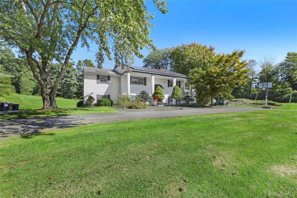 1 Kerr Road, Rhinebeck, NY 12572 - Photo 2 of 37