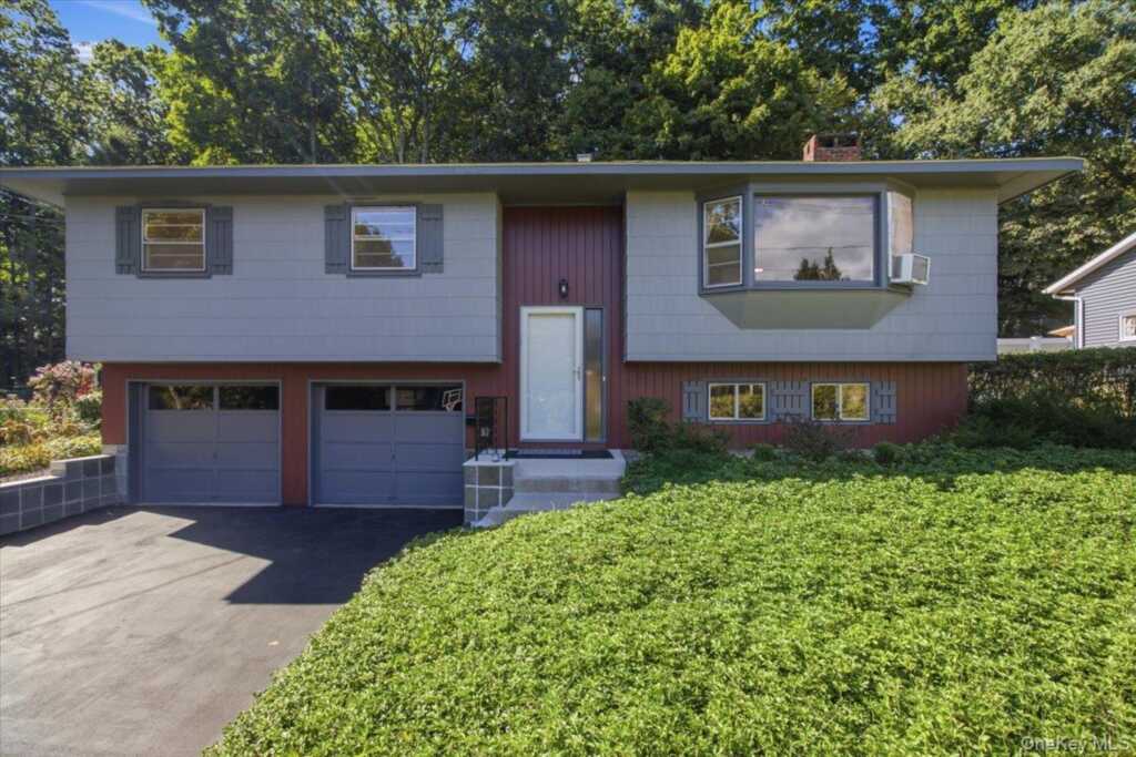66 Lamb Avenue, Saugerties, NY 12477 - Photo 3 of 32