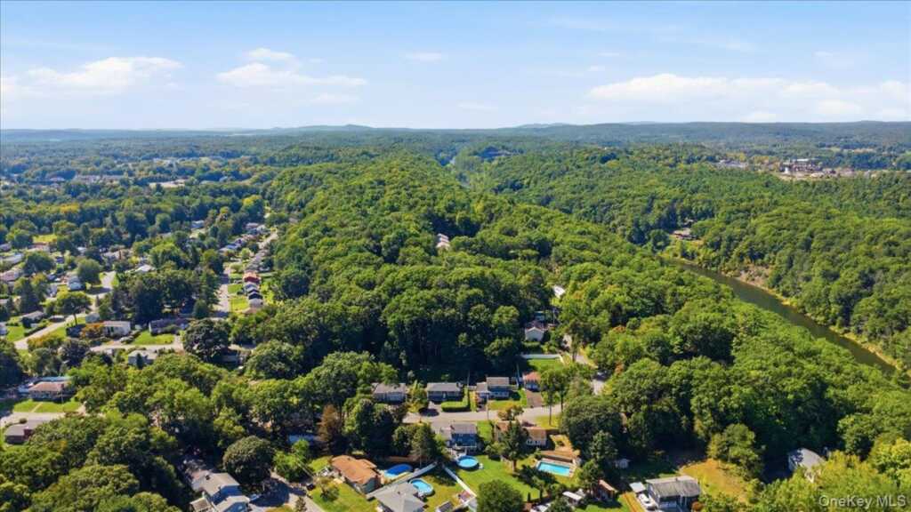 66 Lamb Avenue, Saugerties, NY 12477 - Photo 6 of 32
