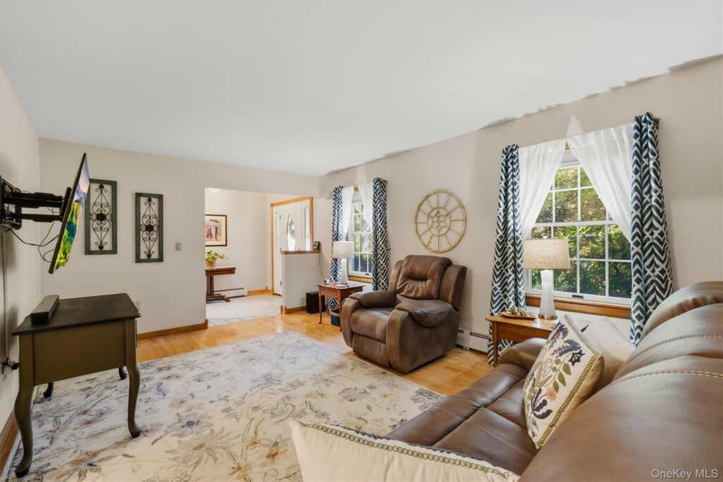 413 Sepasco Center Street, Rhinebeck, NY 12572 - Photo 10 of 46