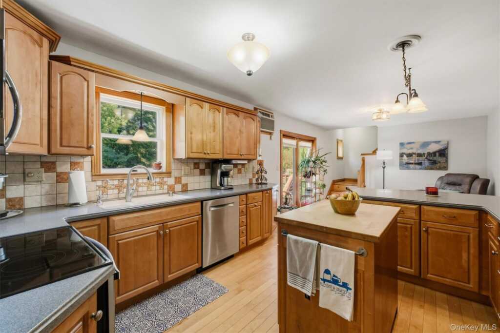 413 Sepasco Center Street, Rhinebeck, NY 12572 - Photo 14 of 46