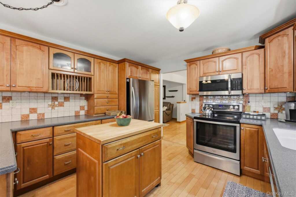 413 Sepasco Center Street, Rhinebeck, NY 12572 - Photo 16 of 46