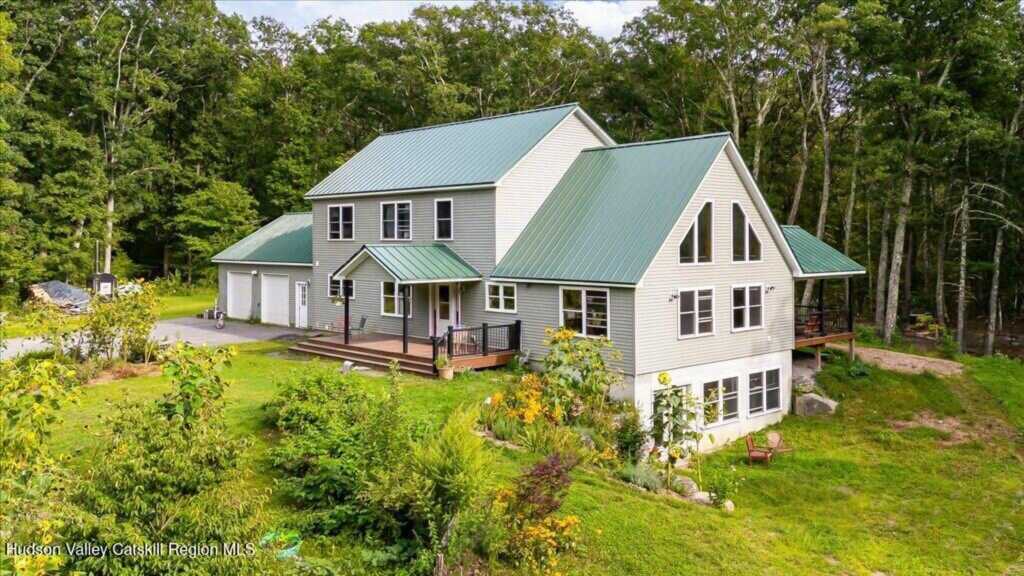 325 Woods Road, Kingston, NY 12401