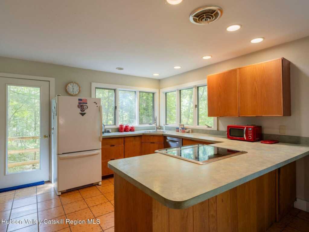 9 Watch Hill Road, New Paltz, NY 12561 - Photo 4 of 20