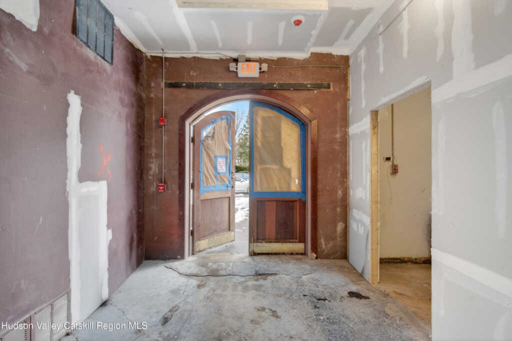316 Wall Street, Kingston, NY 12401 - Photo 33 of 35