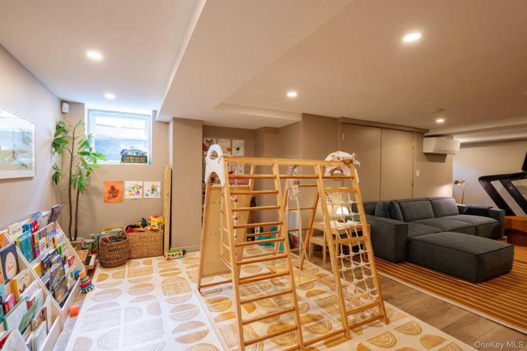 120 Saint James Street, Kingston, NY 12401 - Photo 35 of 42
