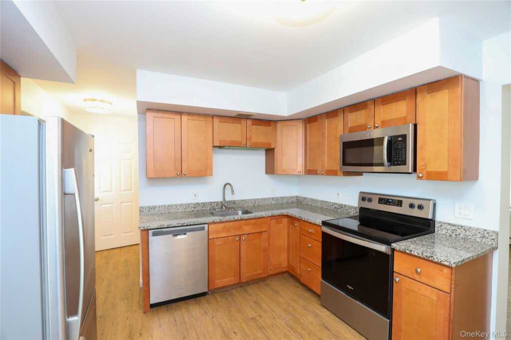 87 Overlook Estates, Unit #2a, Saugerties, NY 12477 - Photo 5 of 14