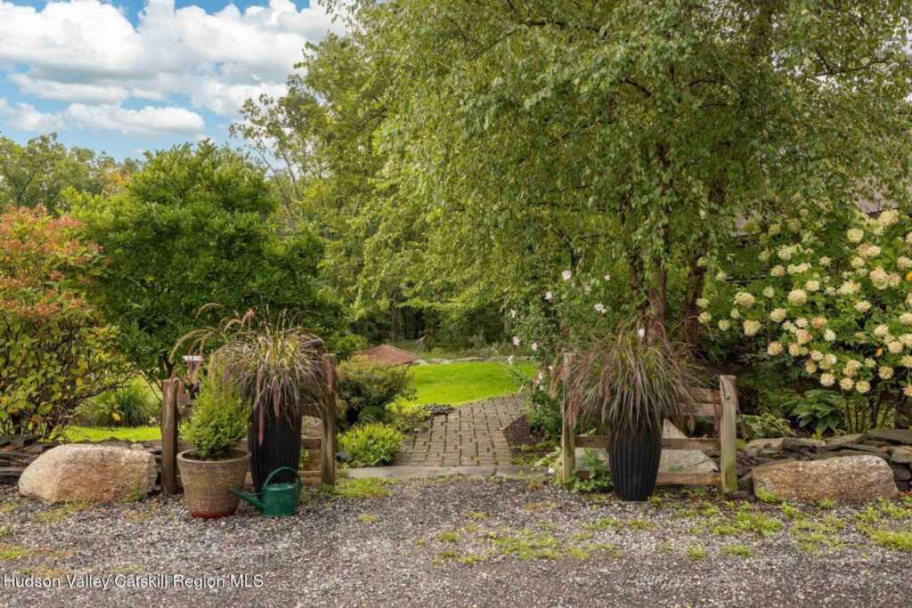 815 Albany Post Road, New Paltz, NY 12561 - Photo 4 of 50