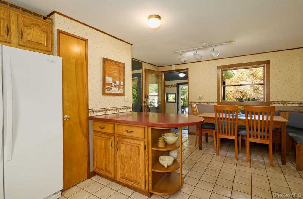 10 Burger Road, Rhinebeck, NY 12572 - Photo 6 of 24