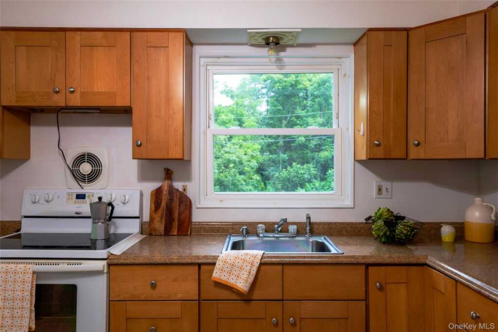 16 Peoples Road, Saugerties, NY 12477 - Photo 10 of 27