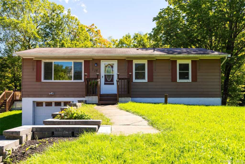 16 Peoples Road, Saugerties, NY 12477 - Photo 2 of 27
