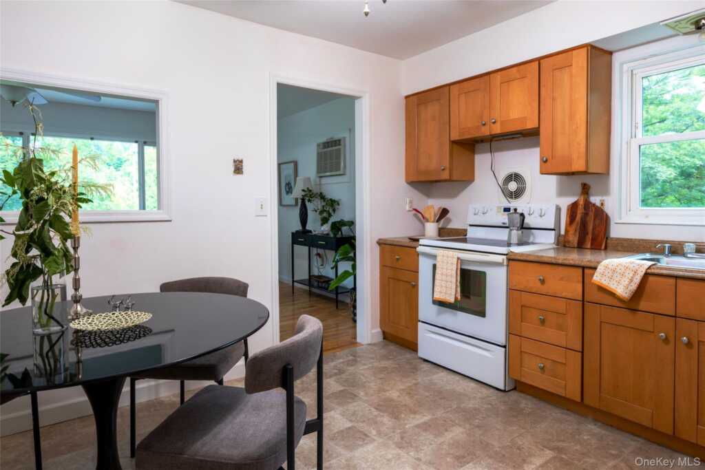 16 Peoples Road, Saugerties, NY 12477 - Photo 9 of 27