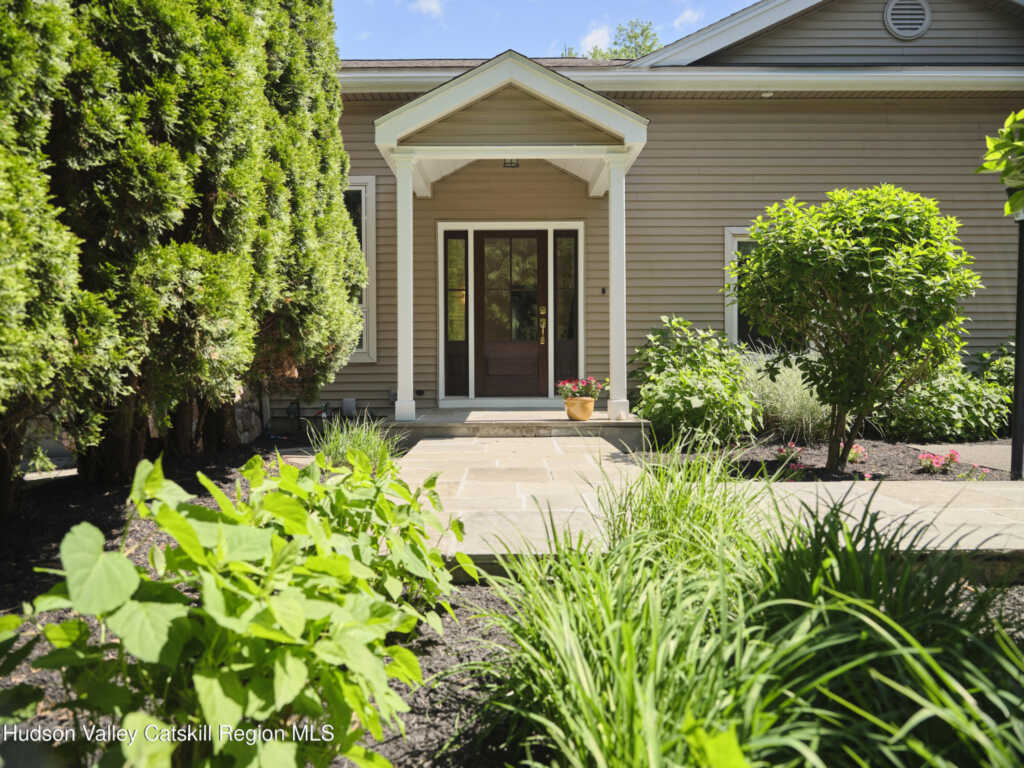 139 Jeffrey Lane, Hurley, NY 12443