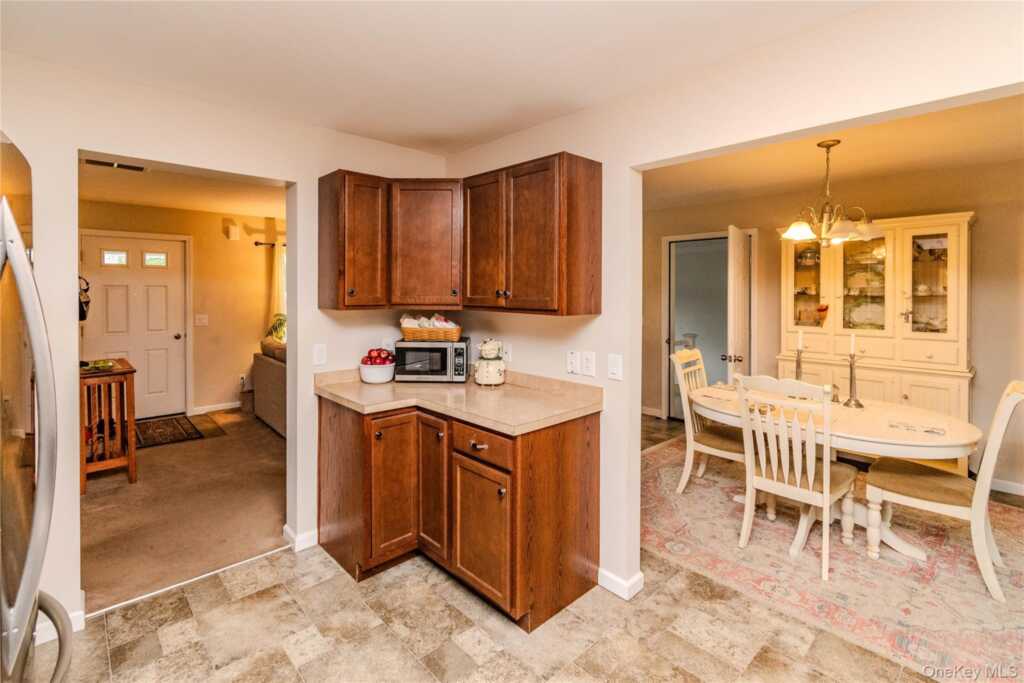 5 Meadowbrook Drive, Kingston, NY 12401 - Photo 8 of 30