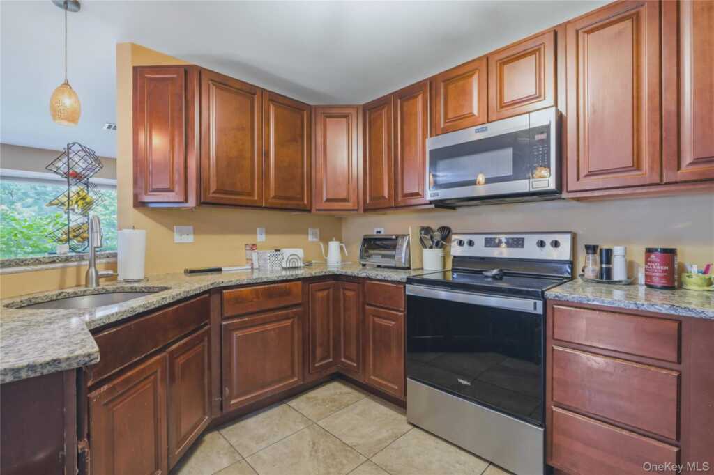 1207 Sawkill Road, Kingston, NY 12401 - Photo 9 of 19
