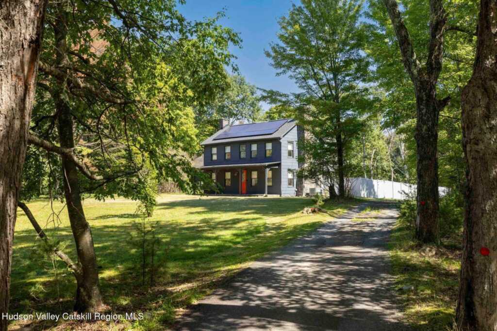 382 Band Camp Road, Saugerties, NY 12477
