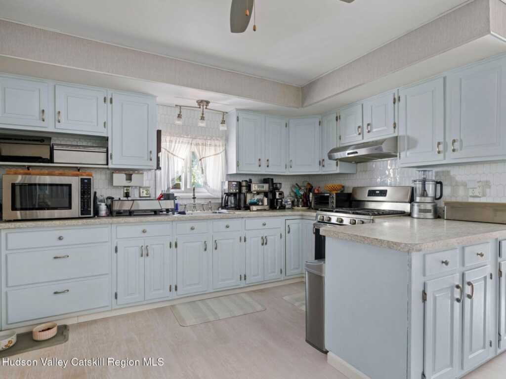 706 Glasco Turnpike, Saugerties, NY 12477 - Photo 11 of 50