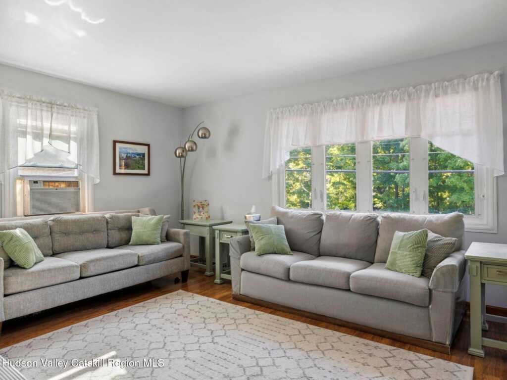 706 Glasco Turnpike, Saugerties, NY 12477 - Photo 12 of 50