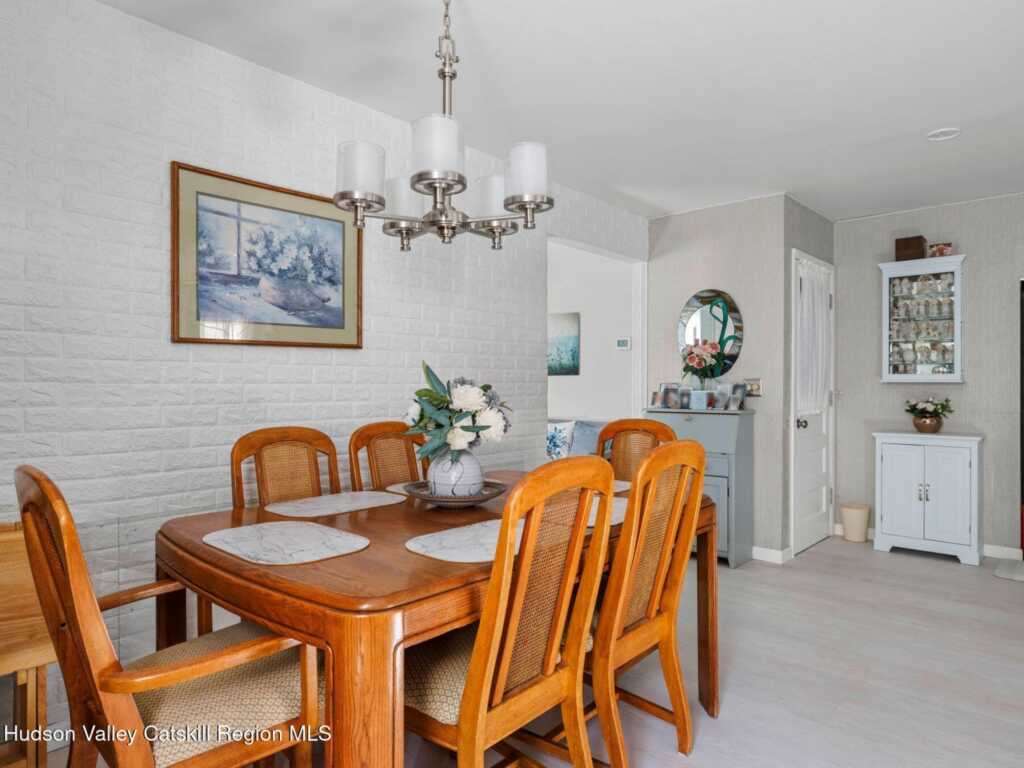706 Glasco Turnpike, Saugerties, NY 12477 - Photo 9 of 50