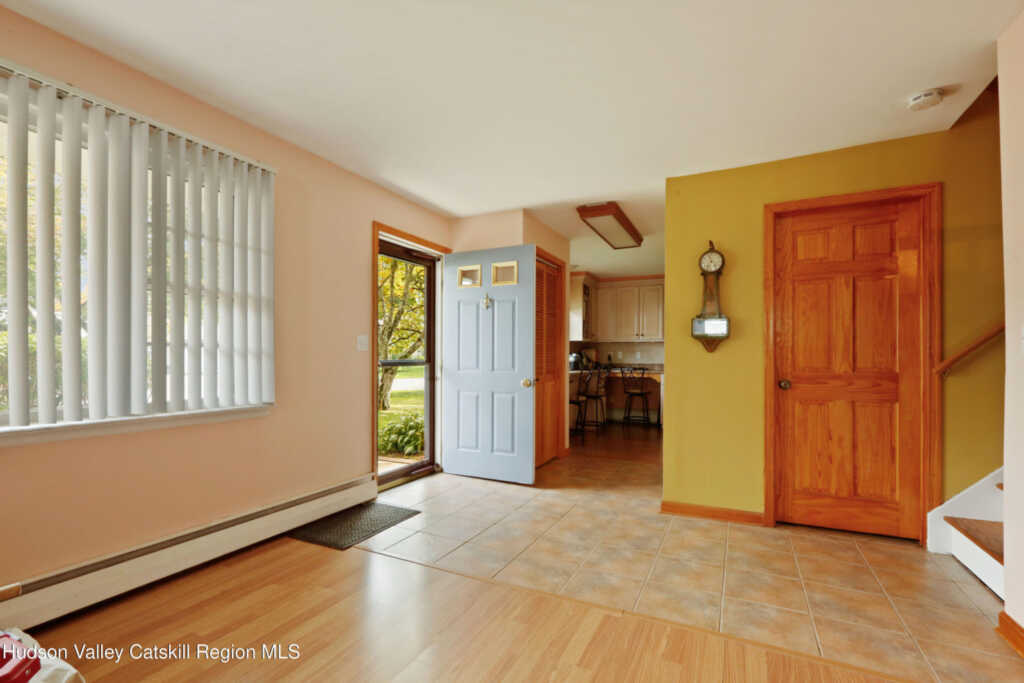2 Stevens Court, Saugerties, NY 12477 - Photo 4 of 26