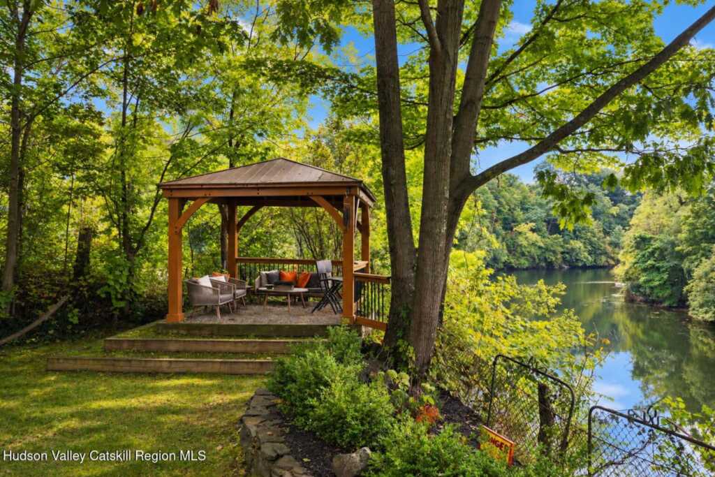 90 Dock Street, Saugerties, NY 12477 - Photo 5 of 33