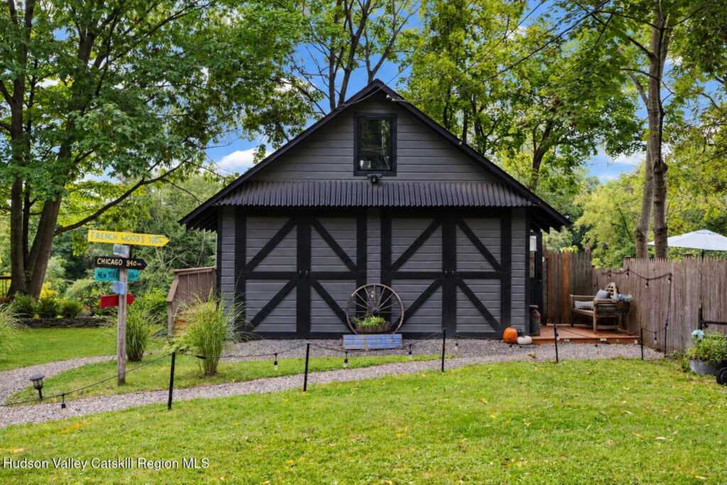 90 Dock Street, Saugerties, NY 12477 - Photo 7 of 33